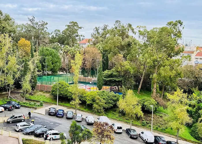 Appartamento Elegant 2 Bedrooms With Balconies In Lisbona