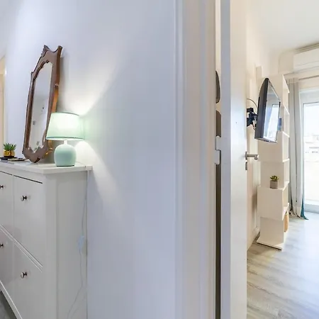Elegant 2 Bedrooms With Balconies In
