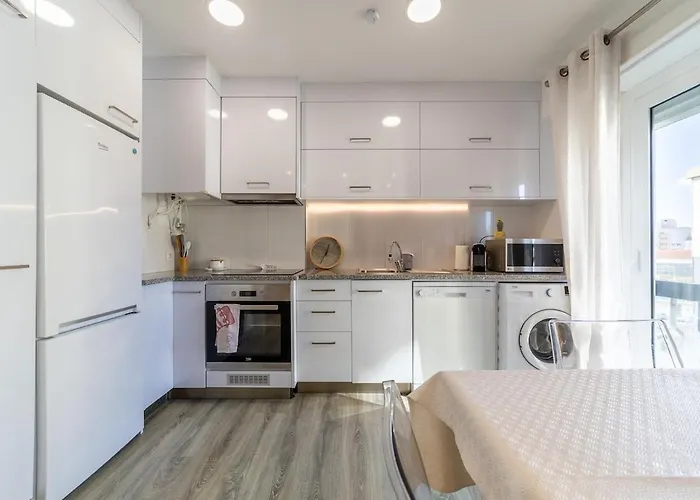 דירה Elegant 2 Bedrooms With Balconies In *